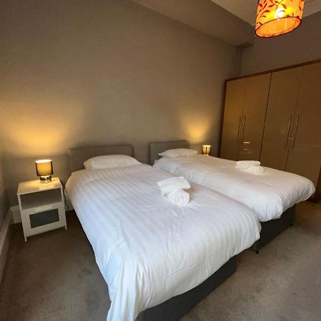 Bright 3 Bedroom Edinburgh City Apt Экстерьер фото