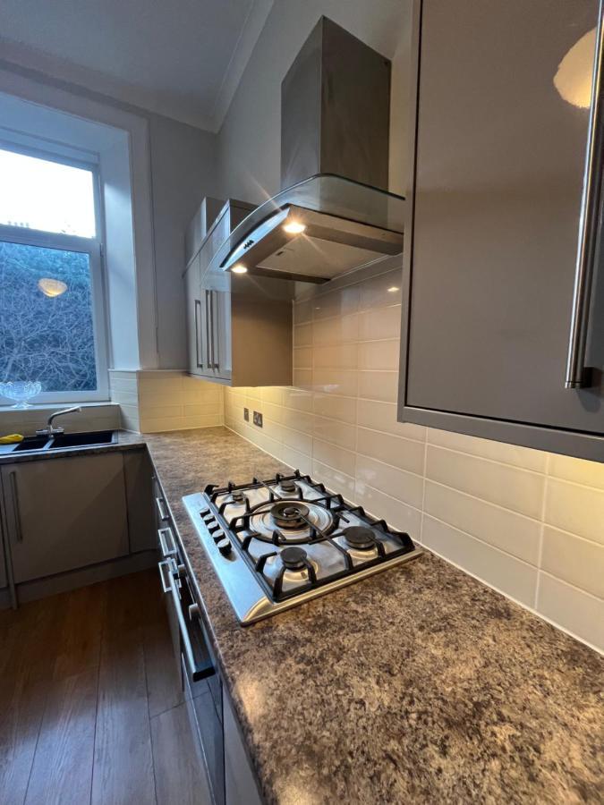 Bright 3 Bedroom Edinburgh City Apt Экстерьер фото
