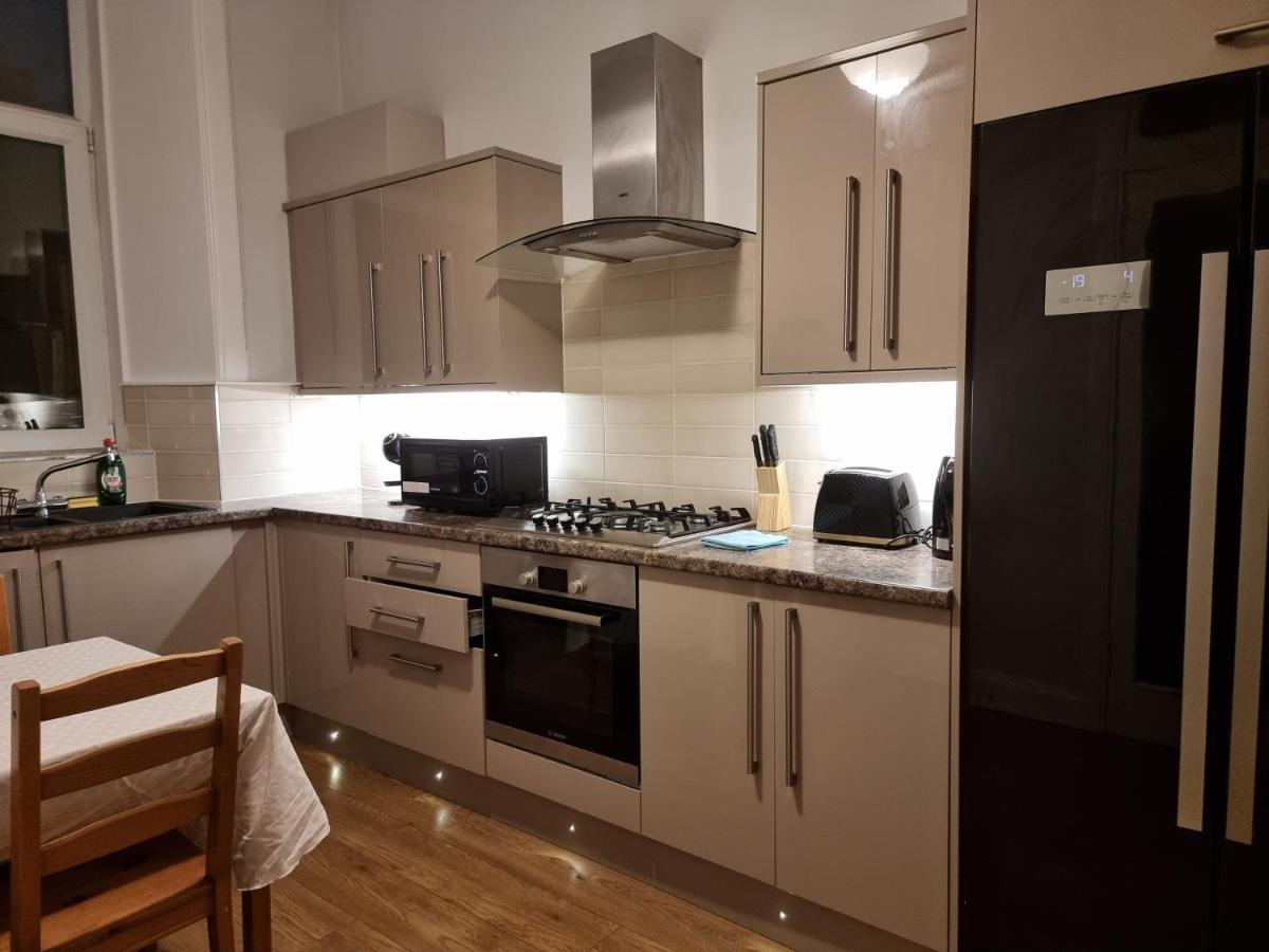 Bright 3 Bedroom Edinburgh City Apt Экстерьер фото